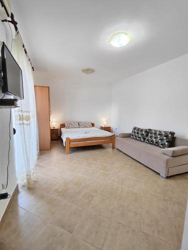 MM Apartments - image 3