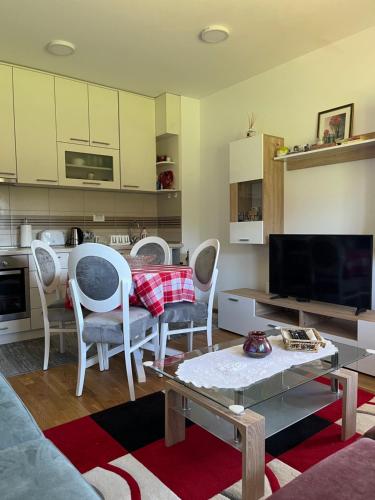 Pinewood Residence Premium Mountain View in Rasadnik