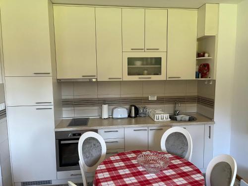 مطبخ, Pinewood Residence Premium Mountain View in Rasadnik