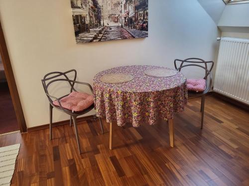 Apartamenty na przedmieściach RADZYMINA z prywatnym parkingiem i ogrodem (Apartamenty na przedmiesciach RADZYMINA z prywatnym parkingiem i ogrodem) in Радзимін