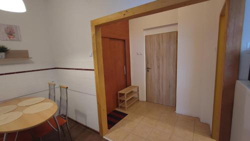 2 twin beds, 1 sofa bed