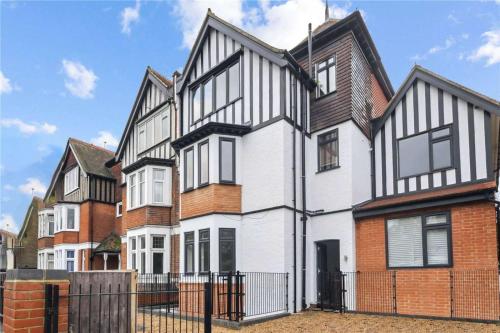 Lovely 1-bedroom flat with Patio, Londres (foto 2)