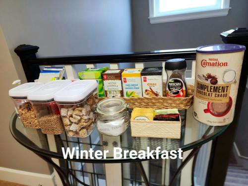 อาหารและเครื่องดื่ม, Vancouver Traveller B&B near โรเจอร์ส อารีนา