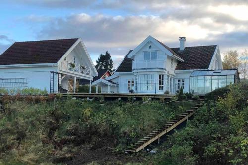 Koselig garasjeloft! in Geiranger