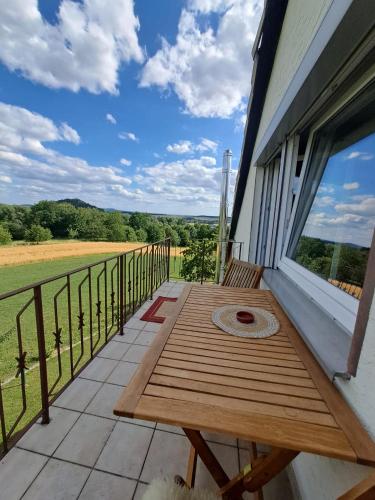 Ferienwohnung mit Weitblick in Nordhessen - Apartment - Gudensberg