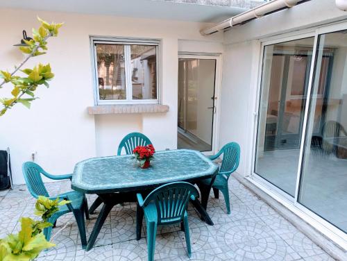 Balcony/terrace, Appartements avec terrasse proche metro - Paris a 25min in Creteil