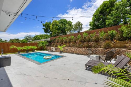 New Construction-Heated Saltwater Pool, Sauna, and Game Room! in Jensen Beach, USA