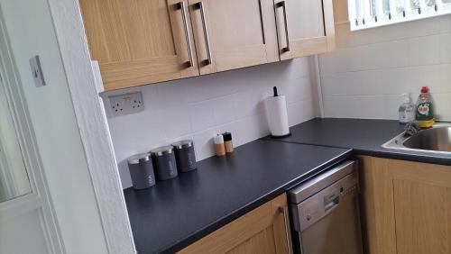 Leeson House in Harborne, Birmingham near Botanical Gardens, Queen Elizabeth Hospital, Birmingham University, Utilita Arena, Edgbaston Cricket Ground, Cadbury World and the Midland Art Centre, with free parking, Birmingham (fotografie 6)