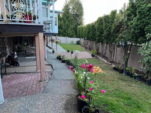 DalatBnB Large kitchen Suite in Surrey, Canada