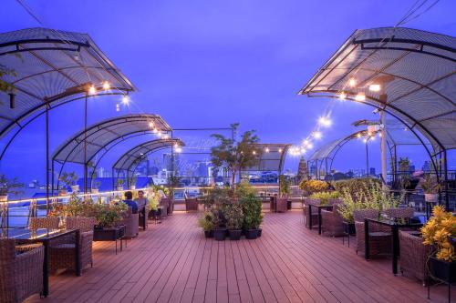 Ohana Phnom Penh Palace Hotel photo 3