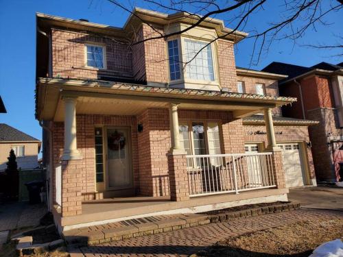 Elegant Home Away From Home. (Basement Apartment)