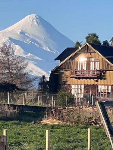 Cabaña Vista Volcanes con acceso al rio y lago