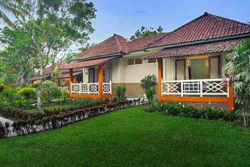 Exterior view, Margo Utomo Hill View Resort by Tripletree in Kalibaru