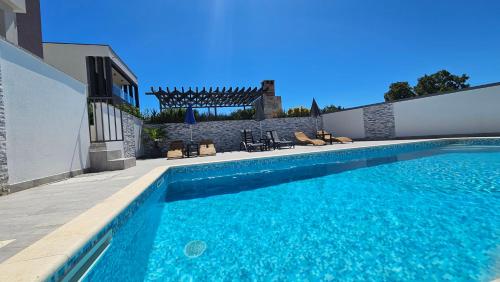  Villa Silver in Seline