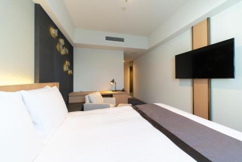 Standard Queen Room image 5
