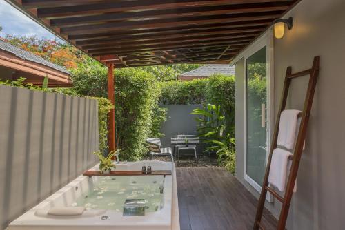 Private Jacuzzi Villa - Double image 4
