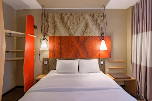 Ibis Hotel Köln Am Dom - image 2