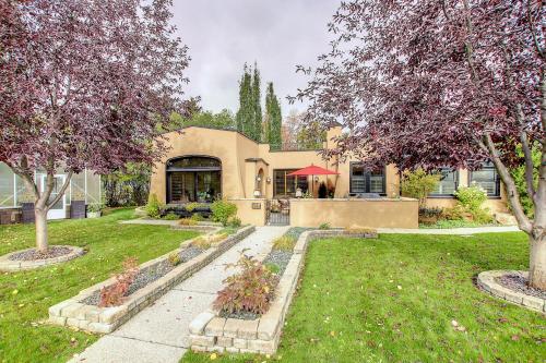 Stunning Historical Landmark in Elbow Park