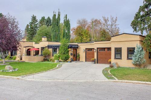 Stunning Historical Landmark in Elbow Park