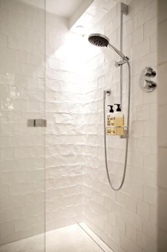 Three-Bedroom Apartment image 4