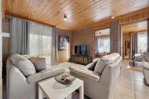 Affordable GEM in the heart of Inverloch