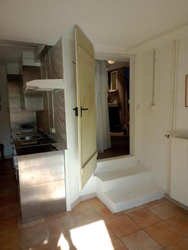 廚房, Casa Nemea in 于伯斯托夫