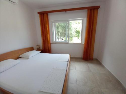 Accommodation Drasko-private rooms with shared kitchen - image 10