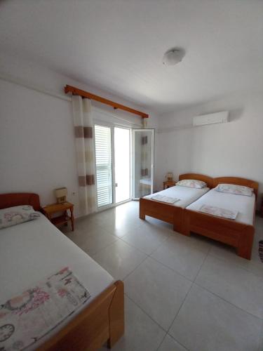 Accommodation Drasko-private rooms with shared kitchen - image 12