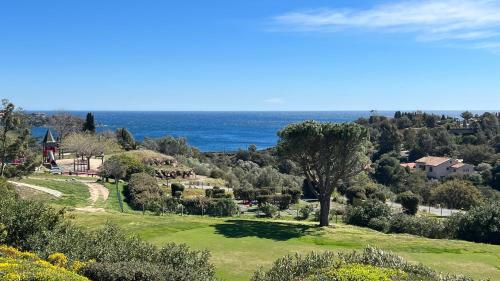 View, CAP ESTEREL Allee des Fleurs - Appartement CLIMATISE 5 personnes vue mer in Saint-Raphael