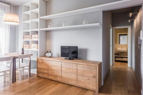 Executive Suite image 8