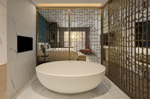 room detail thumbnail 2