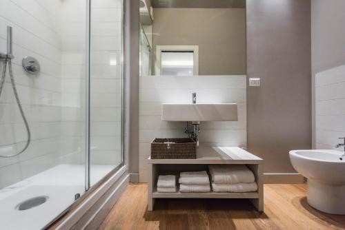 Standard Suite image 7