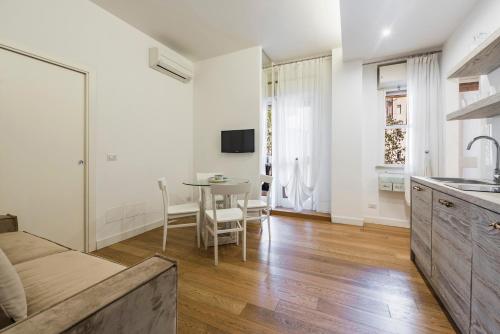 Standard Suite image 6
