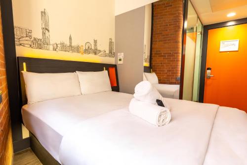 easyHotel Manchester - main image