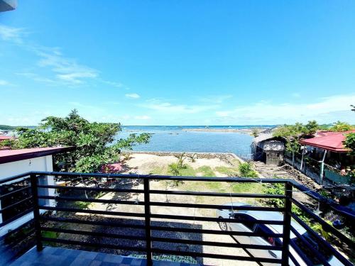 Seabreeze Beach House Fronting the sea and near to Danao Port