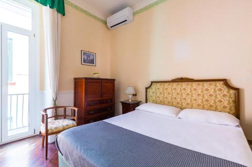 Grand Classic Apartment at San Martino by Napoliapartments