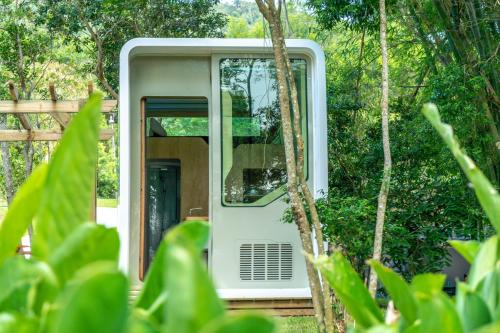 Nomades Riverside - Adventure Hostels & Coworking
