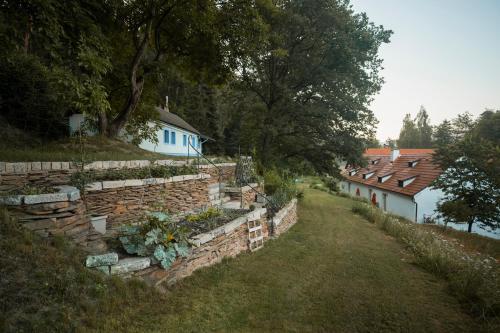 Dārzs, Mlýn Salajna (Mlyn Salajna) in Salajna