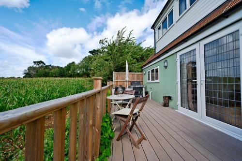 Фасада на хотела, Owlet Lodge in Chislet