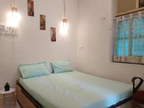 2 mins from the railway station Khar west