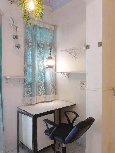 2 mins from the railway station Khar west