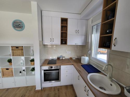 Konyha, Apartman LALA in Matije Huđi