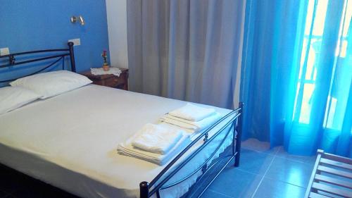 Double Room image 4