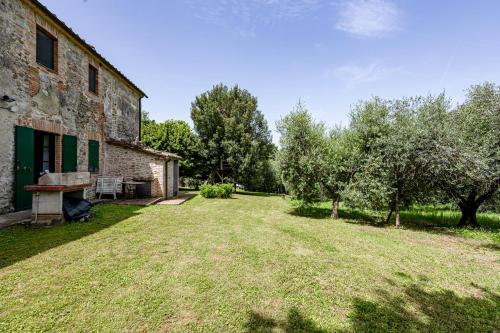  Semidetached Villa Shared Pool - Happy Rentals in Colle