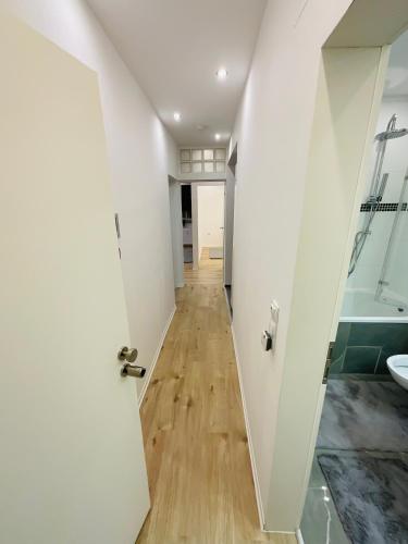 Bathroom, Best Central Apartment - am Marktplatz - Up to 5 - Next to Frankfurt and Hanau - Coffee and Snacks - in Nidderau