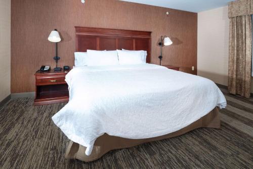 . Hampton Inn & Suites Greensburg