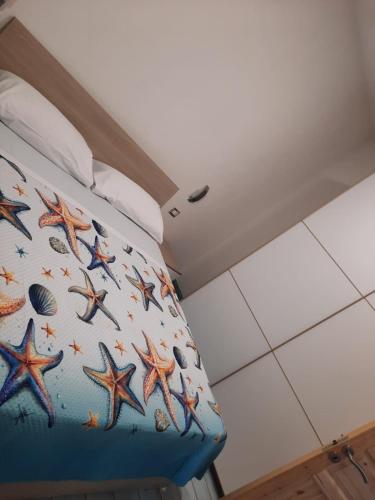 1 king bed, 1 sofa bed