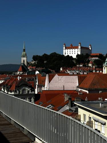 Luxury PENTHOUSE at the Historical Centre Parking, Bratislava (fotografie 2)