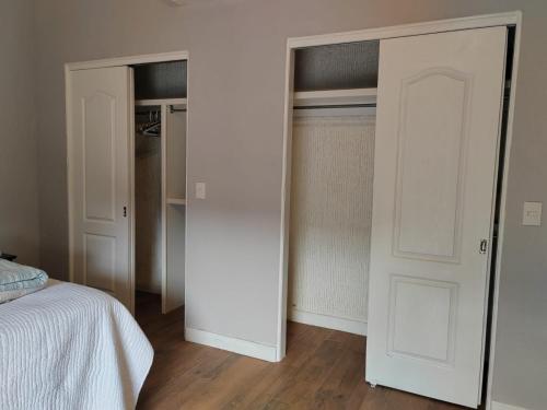 Three-Bedroom House image 3
