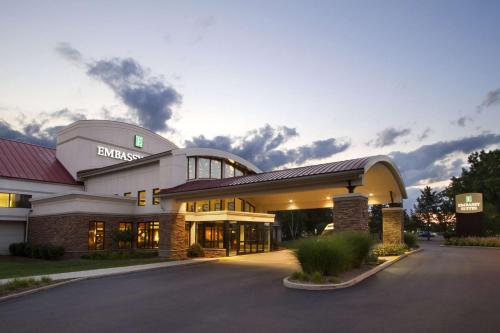 Embassy Suites by Hilton Detroit Metro Airport - Hotel - Romulus